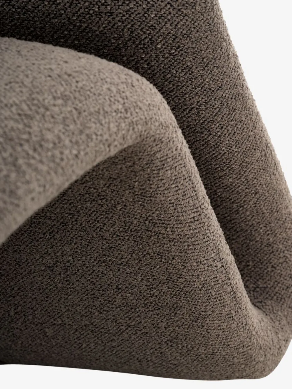 GULDBJERGFauteuil lounge GULDBJERG tissu sable foncé