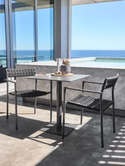 KAPPRUET + TRILLEVALLENKAPPRUET L65 table + 2 TRILLEVALLEN chaises noir