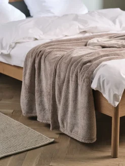 KRATTFIOLPlaid polaire KRATTFIOL 200x220 taupe