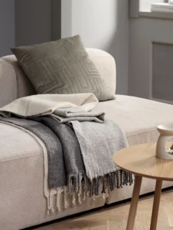 LUNDKARSEPlaid en laine LUNDKARSE 130x170 gris/beige