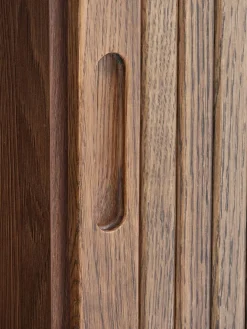 LYNGVIGMeuble TV LYNGVIG 120cm 2 portes tambours chêne foncé