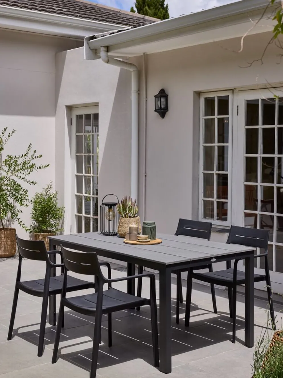 MARIELYSTTable de jardin MARIELYST l90xL205 gris