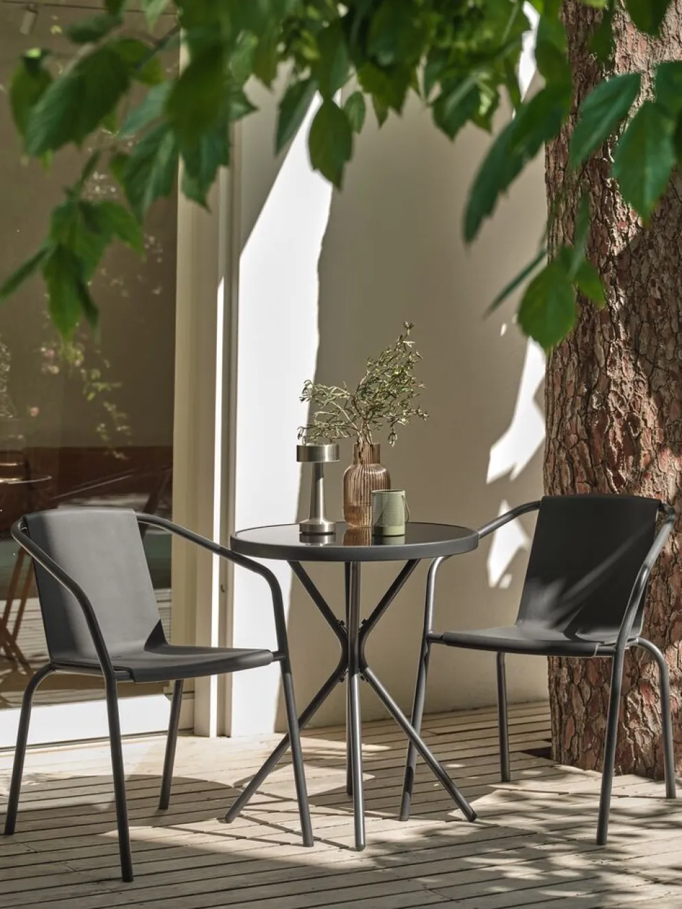 MODUMChaise empilable MODUM noir
