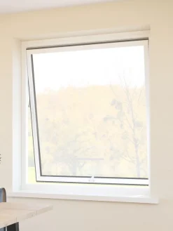 NYORDMoustiquaire NYORD 130x150 a/fermeture fenêtre assorti