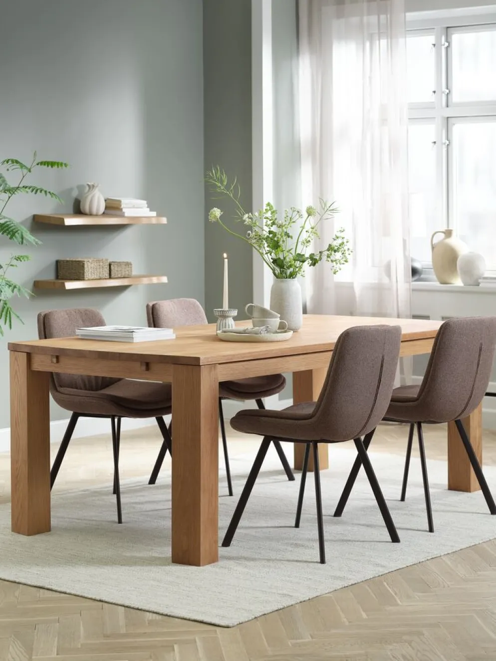 OLDE + MELBYOLDE L200 table chêne naturel + 4 MELBY chaises brun clair
