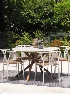 SANDVIG + TAGMARKSANDVIG Ø120 table + 4 TAGMARK chaiess beige