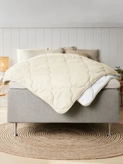 STETINDENBasicCouette synthétique 240x220 STETINDEN légère