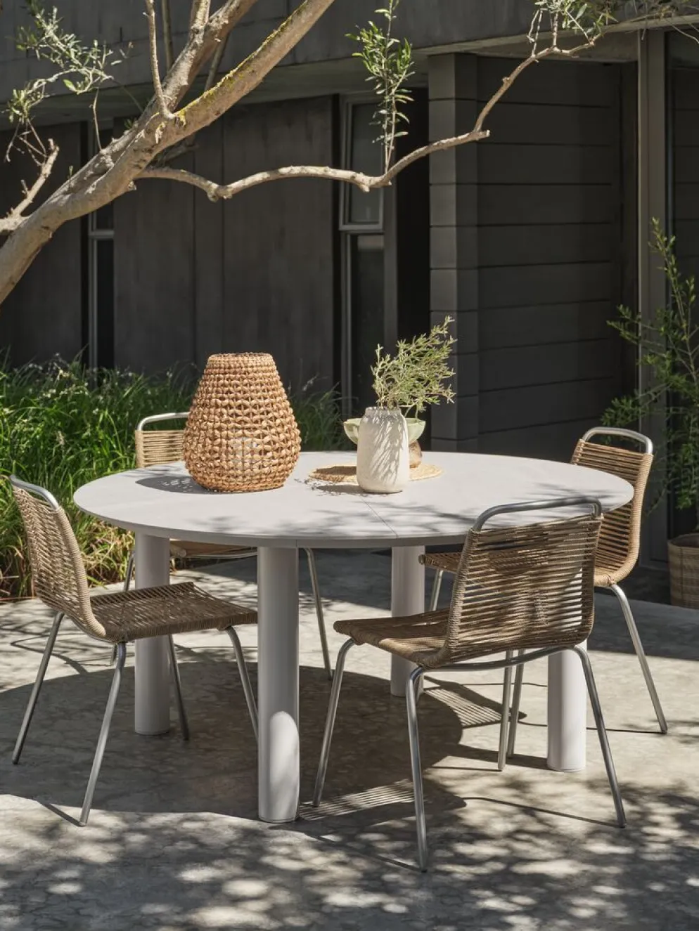 SURNADAL + MIDDAGSBERGETSURNADAL Ø150 table beige + 4 MIDDAGSBERGET chaises