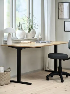 SVANEKEBureau à hauteur réglable SVANEKE 80x160 coloris chêne/noir