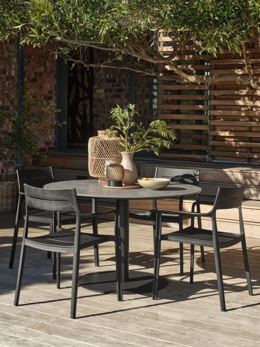 VAMDRUP + INGSTRUPVAMDRUP Ø120 table gris + 4 INGSTRUP chaises noir