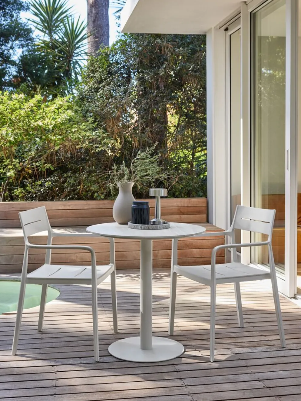 VAMDRUP + INGSTRUPVAMDRUP Ø70 table + 2 INGSTRUP chaises beige