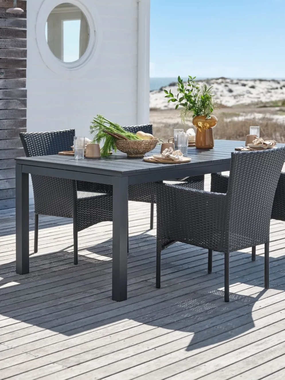 VATTRUP + AIDTVATTRUP L206/321 table + 4 AIDT chaises noir