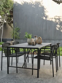 VIERLITable de jardin VIERLI l90xL149 noir